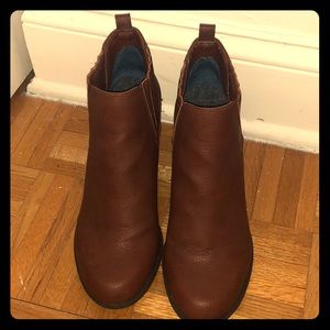 Hardly worn Dr. Scholls Launch ankle boots.